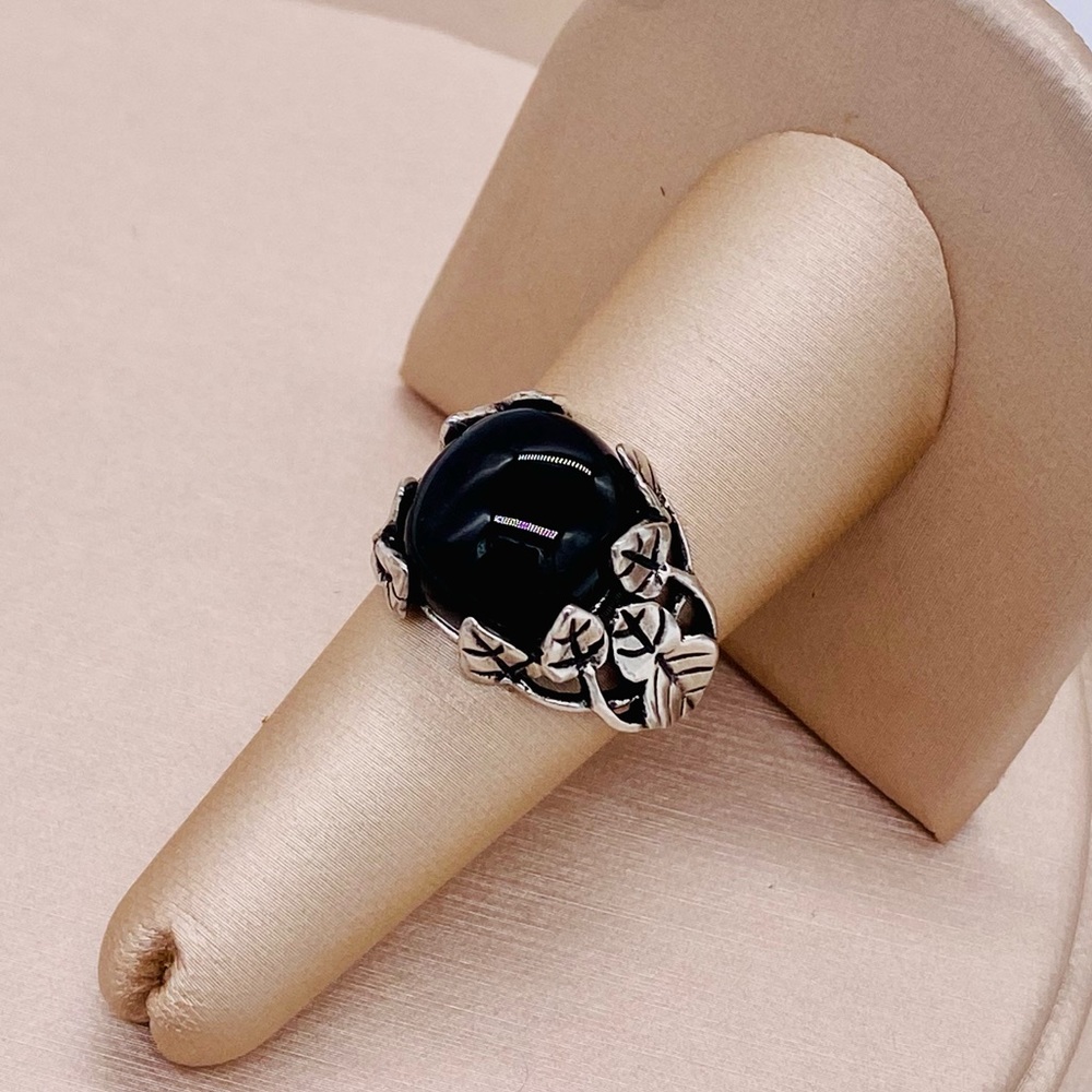 NEW! 925 Sterling Silver Black Onyx Ring w/ Leaf Detailing
